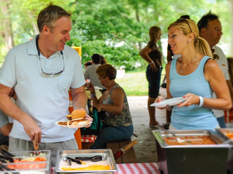 Catered Picnic at Amusement Parks: Your Best Option